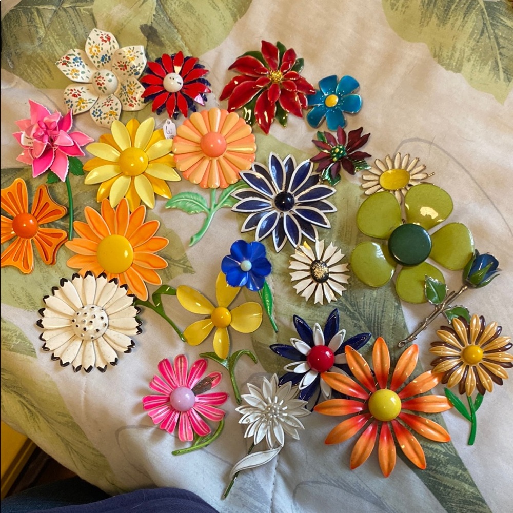 Floral Enamel Brooch Set - Multicolor - Picture 1 of 10